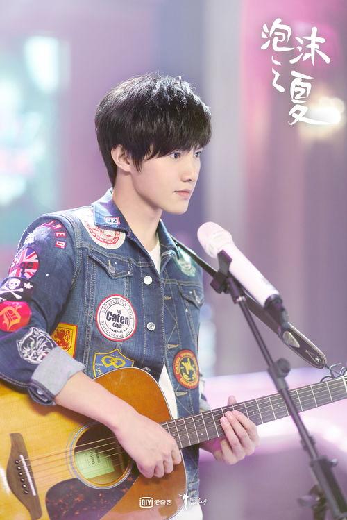 黄圣池拍戏花絮,黄圣池拍戏花絮里的甜蜜与汗水